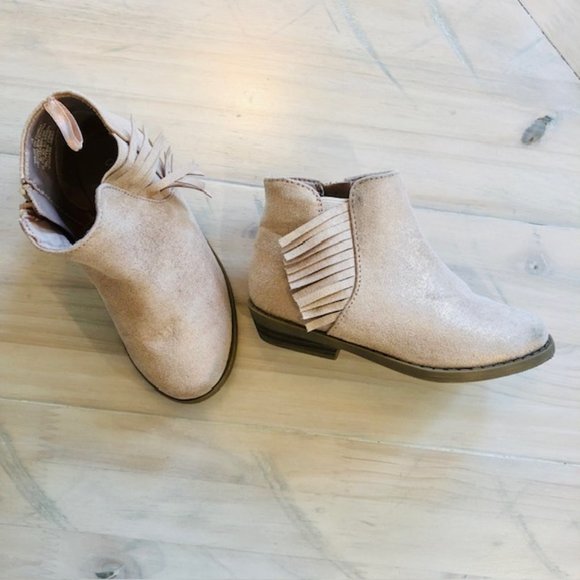 Old Navy Toddler Boots - Picture 4 of 5